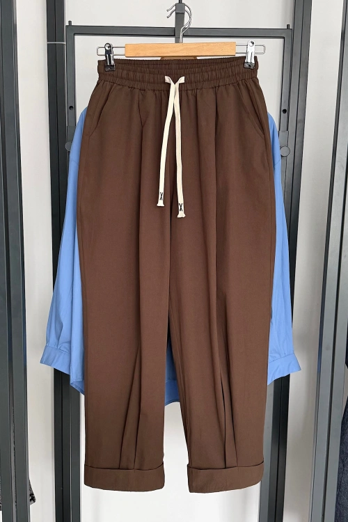 Beli Lastikli Bağcıklı Pantolon Kahverengi