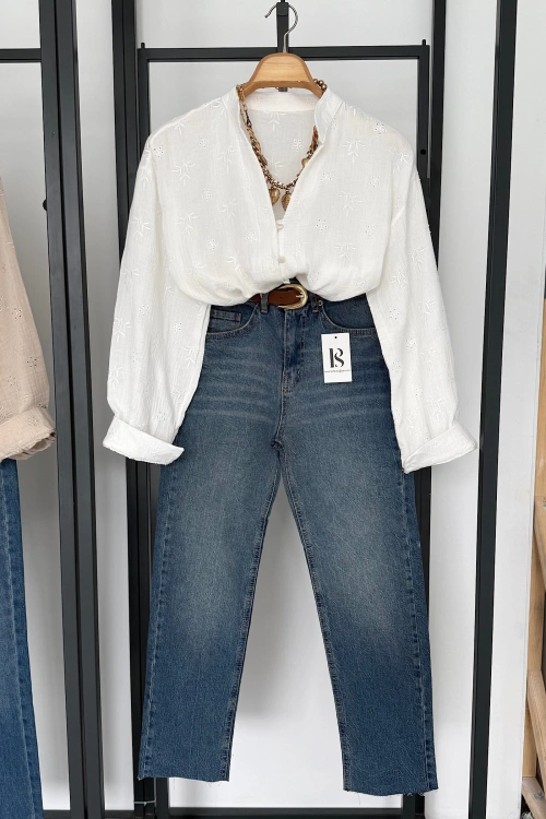 Dik Yaka Kendinden Nakışlı Gömlek Beyaz