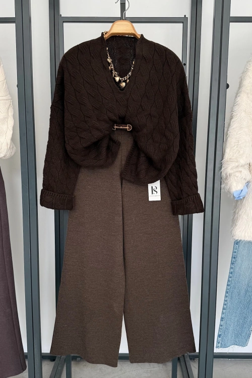 Oval Yaka Kazak Kahverengi