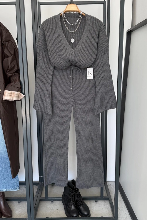 Şeritli Önden Düğmeli Takım Gri