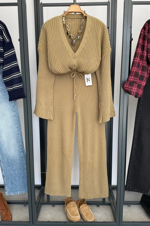 Şeritli Önden Düğmeli Takım Yeşil