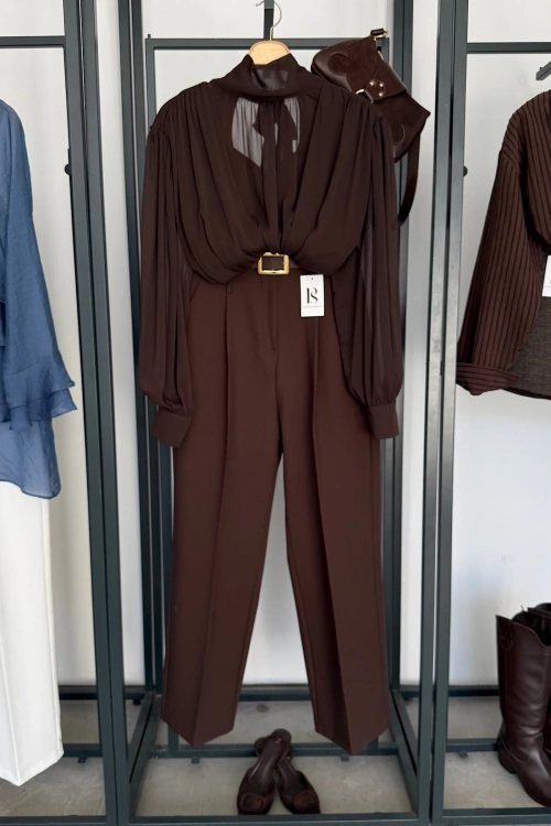 Volanlı Dik Yaka Bluz Kahverengi