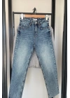 Boyfit Kesik Paça Jean Kar Yıkama