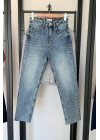 Boyfit Kesik Paça Jean Kar Yıkama