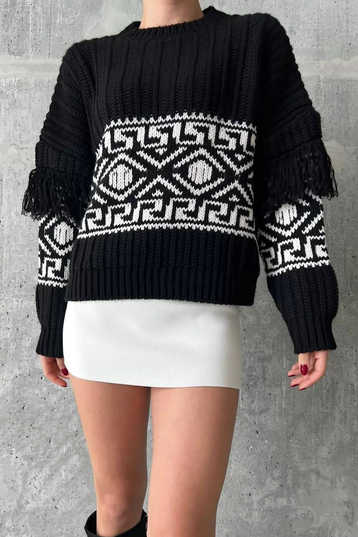 Kilim Pattern Tasseled Sweater