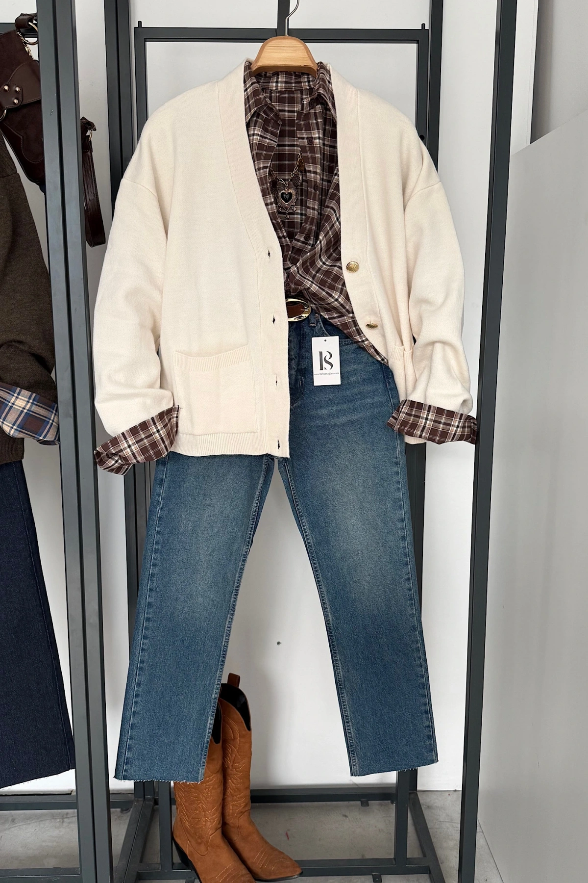 4 Düğmeli Hırka Krem