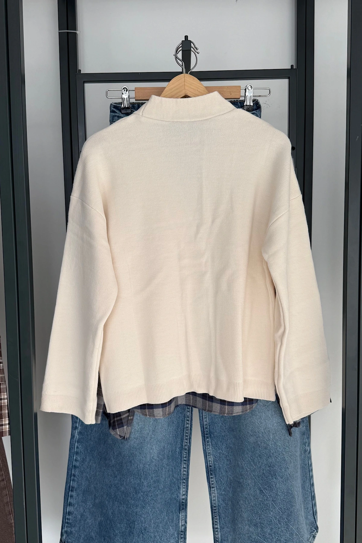 4 Düğmeli Hırka Krem