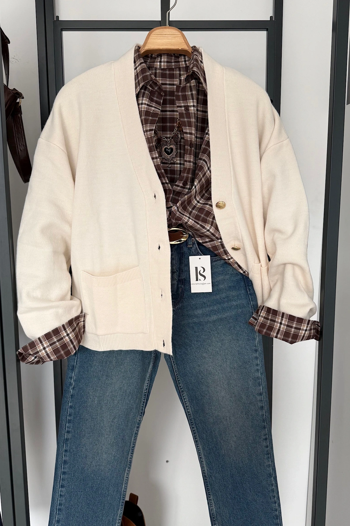 4 Düğmeli Hırka Krem