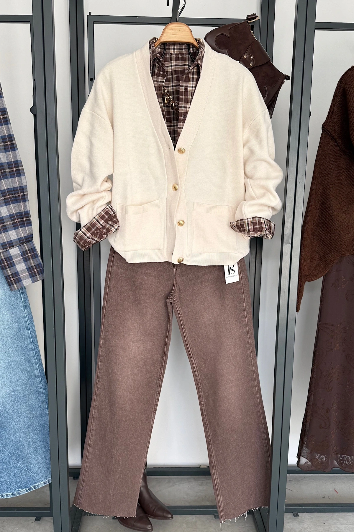 4 Düğmeli Hırka Krem