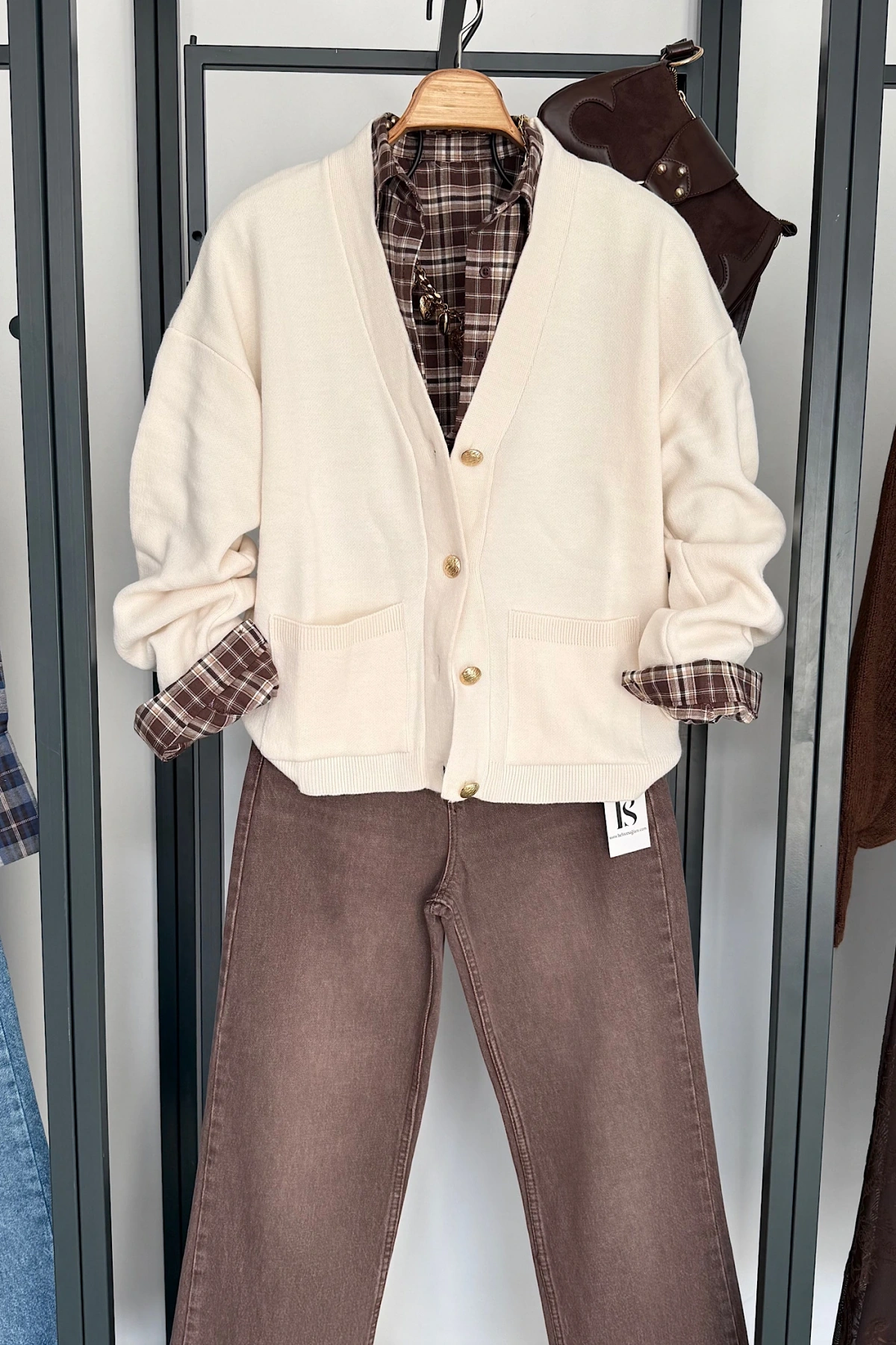 4 Düğmeli Hırka Krem