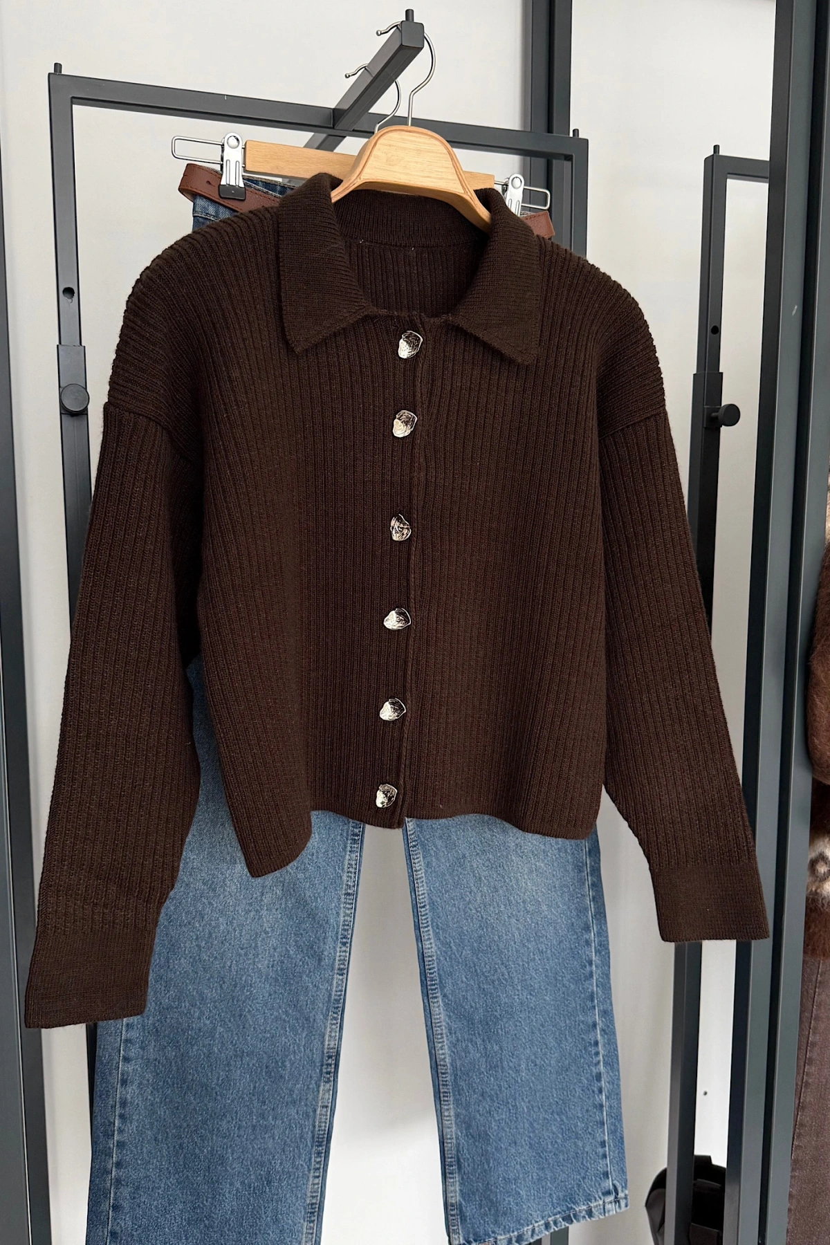 6 Düğmeli Hırka Koyu Kahve