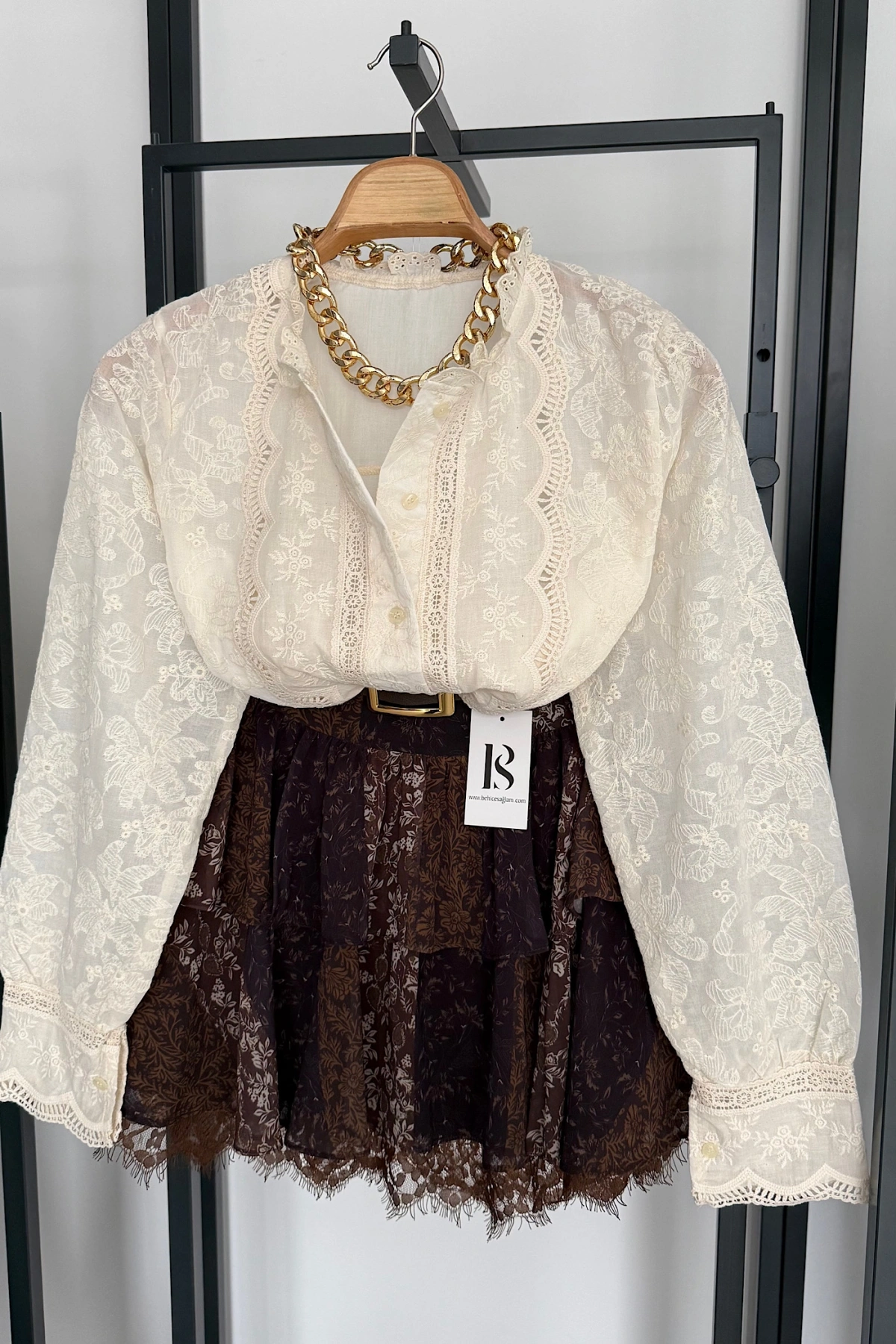 Dantel Nakış İşlemeli Gömlek Krem