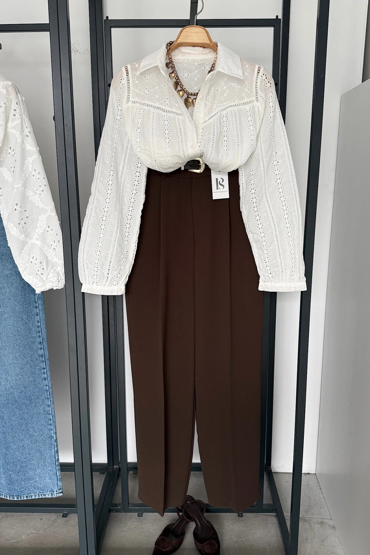 BS Collection Fisto İşlemeli Gömlek Ekru