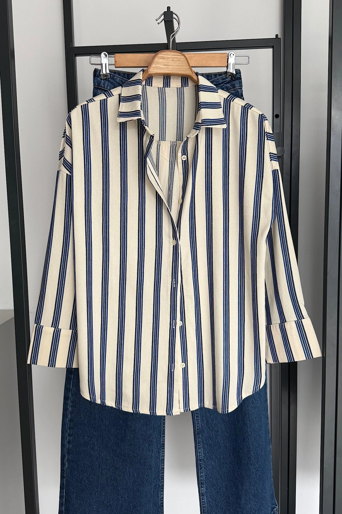 Mavi Çizgili Oversize Gömlek Krem