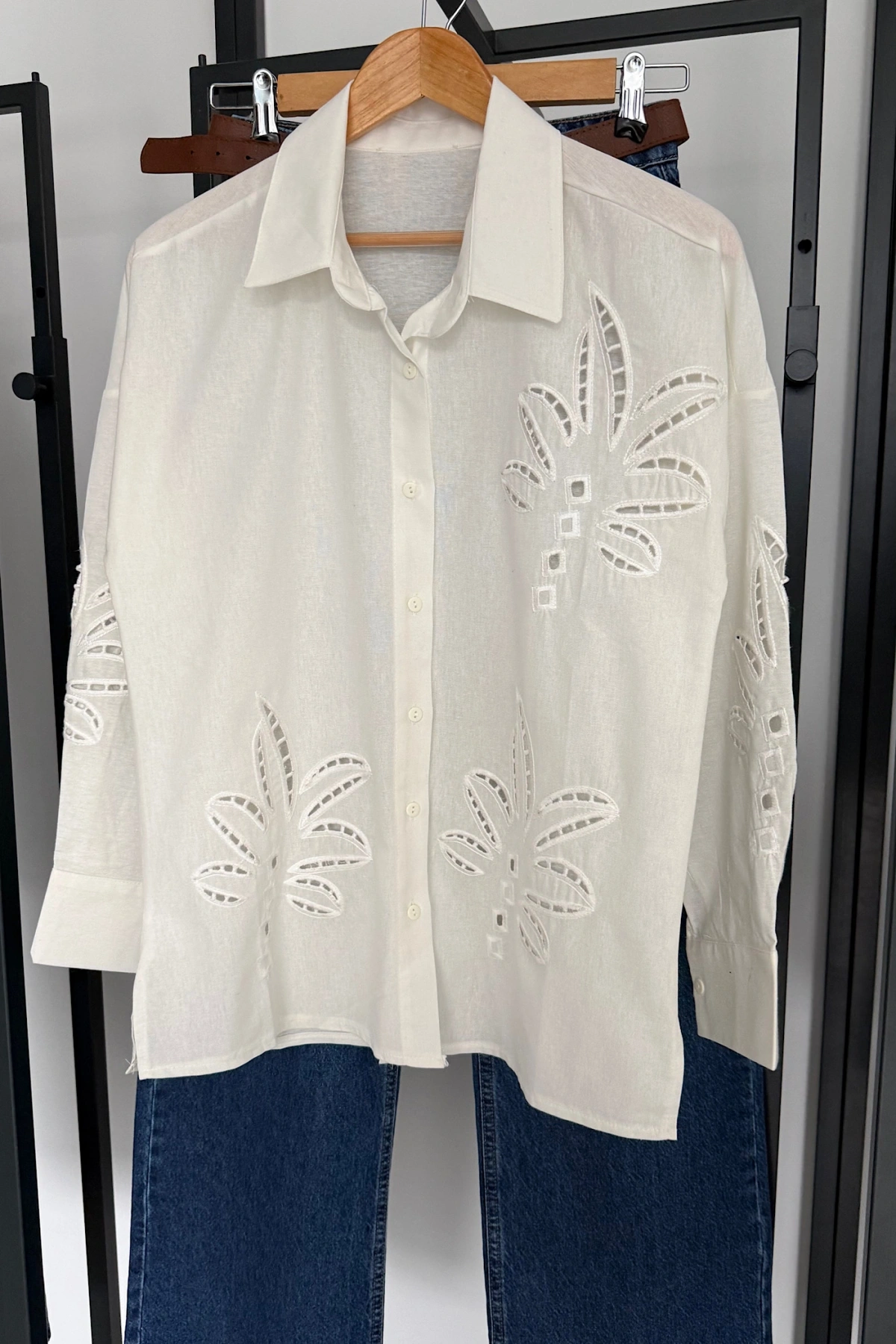 Bs Dokumalı Gömlek Beyaz