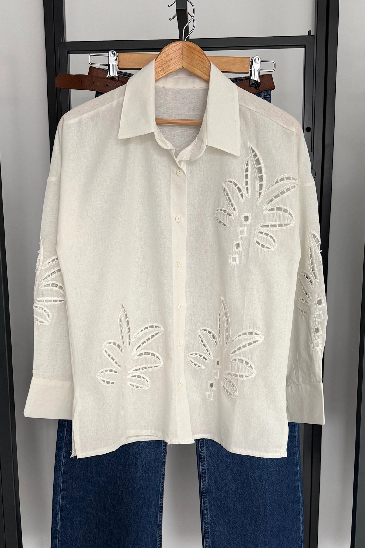 Bs Dokumalı Gömlek Beyaz