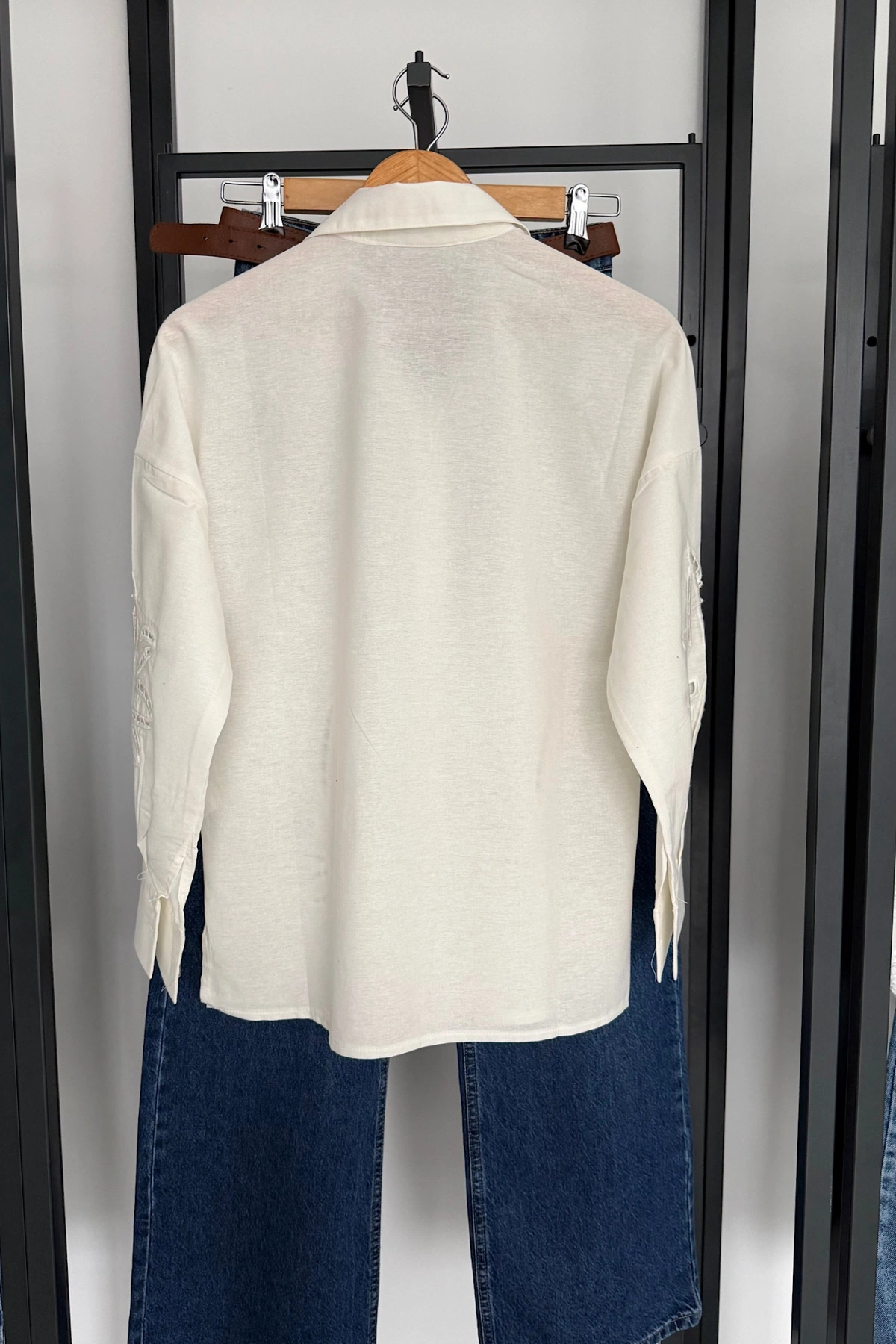 Bs Dokumalı Gömlek Beyaz