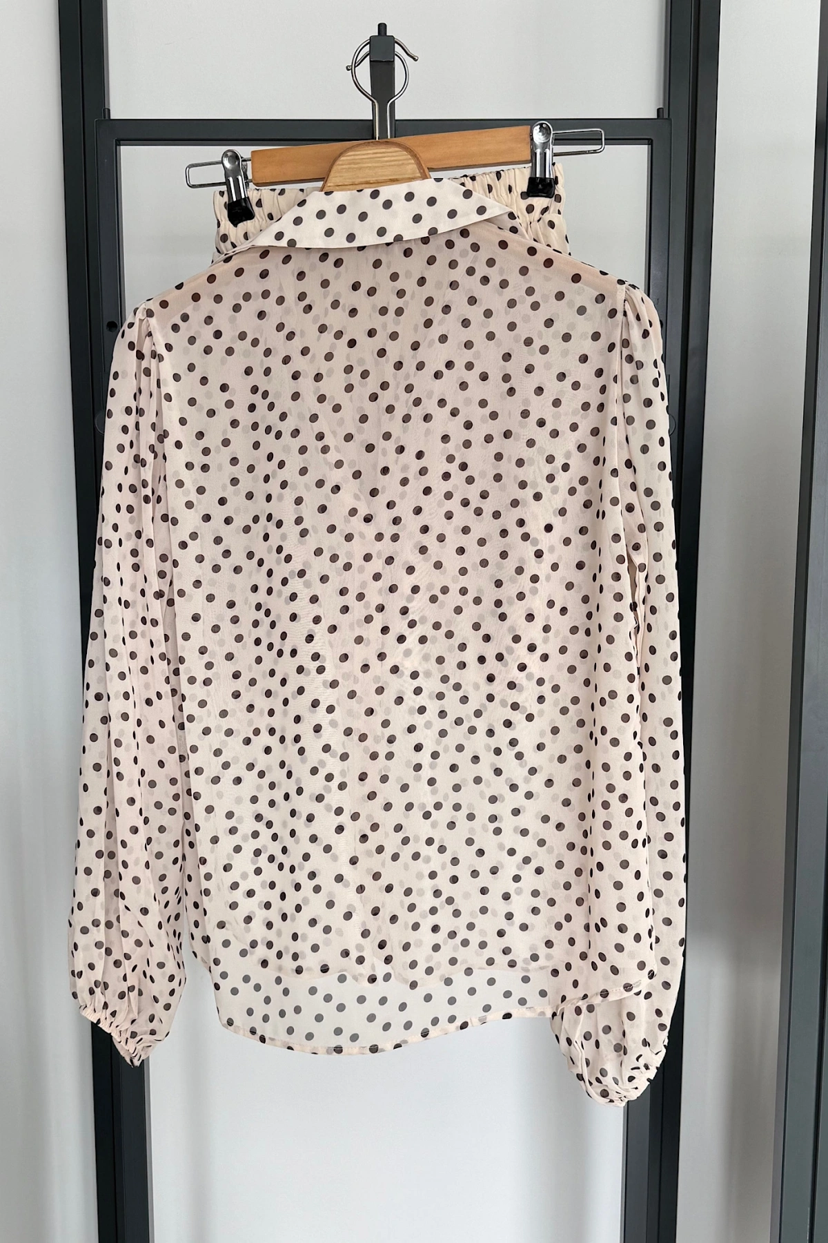 Puantiyeli Asimetrik Takım Bej