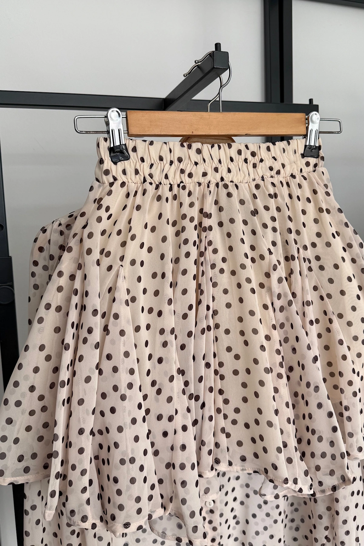 Puantiyeli Asimetrik Takım Bej