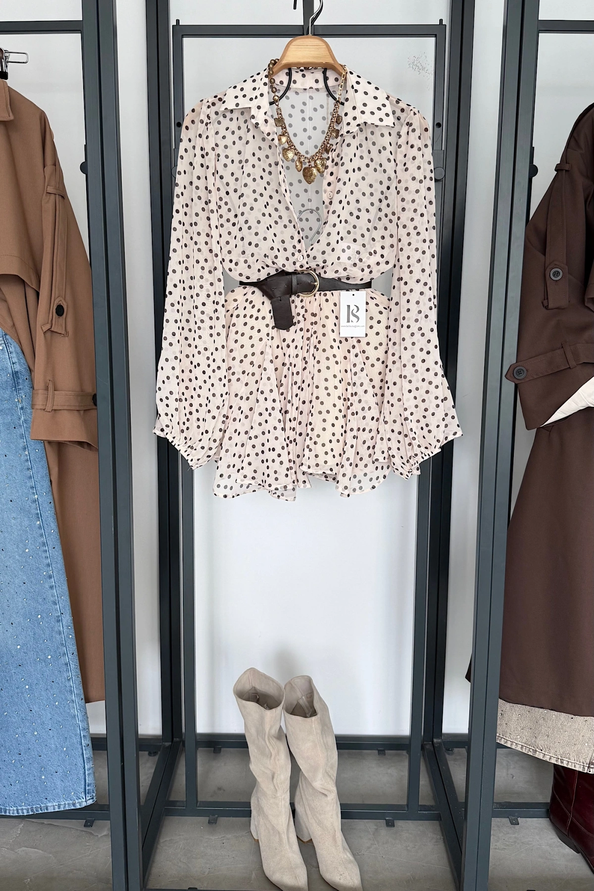 Puantiyeli Asimetrik Takım Bej