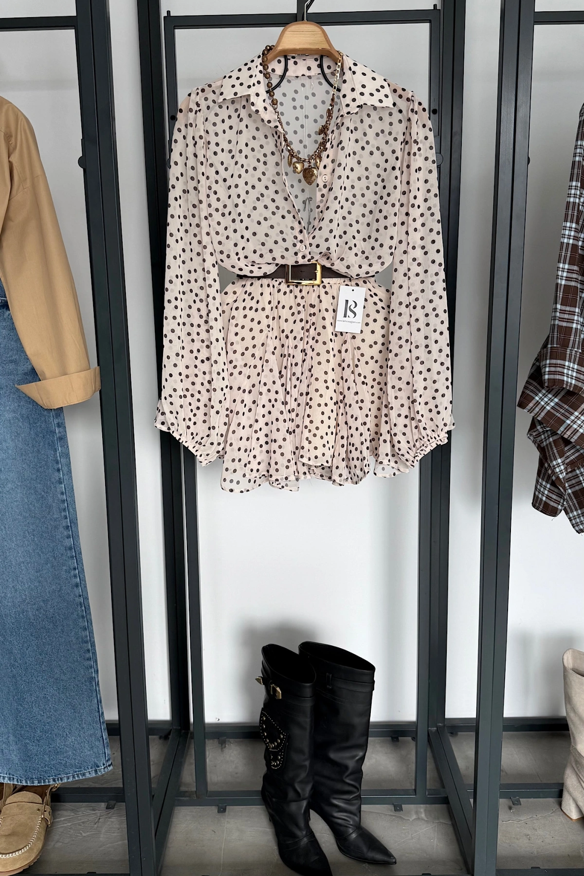 Puantiyeli Asimetrik Takım Bej