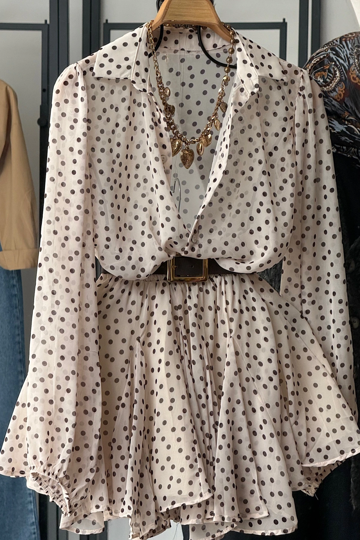 Puantiyeli Asimetrik Takım Bej