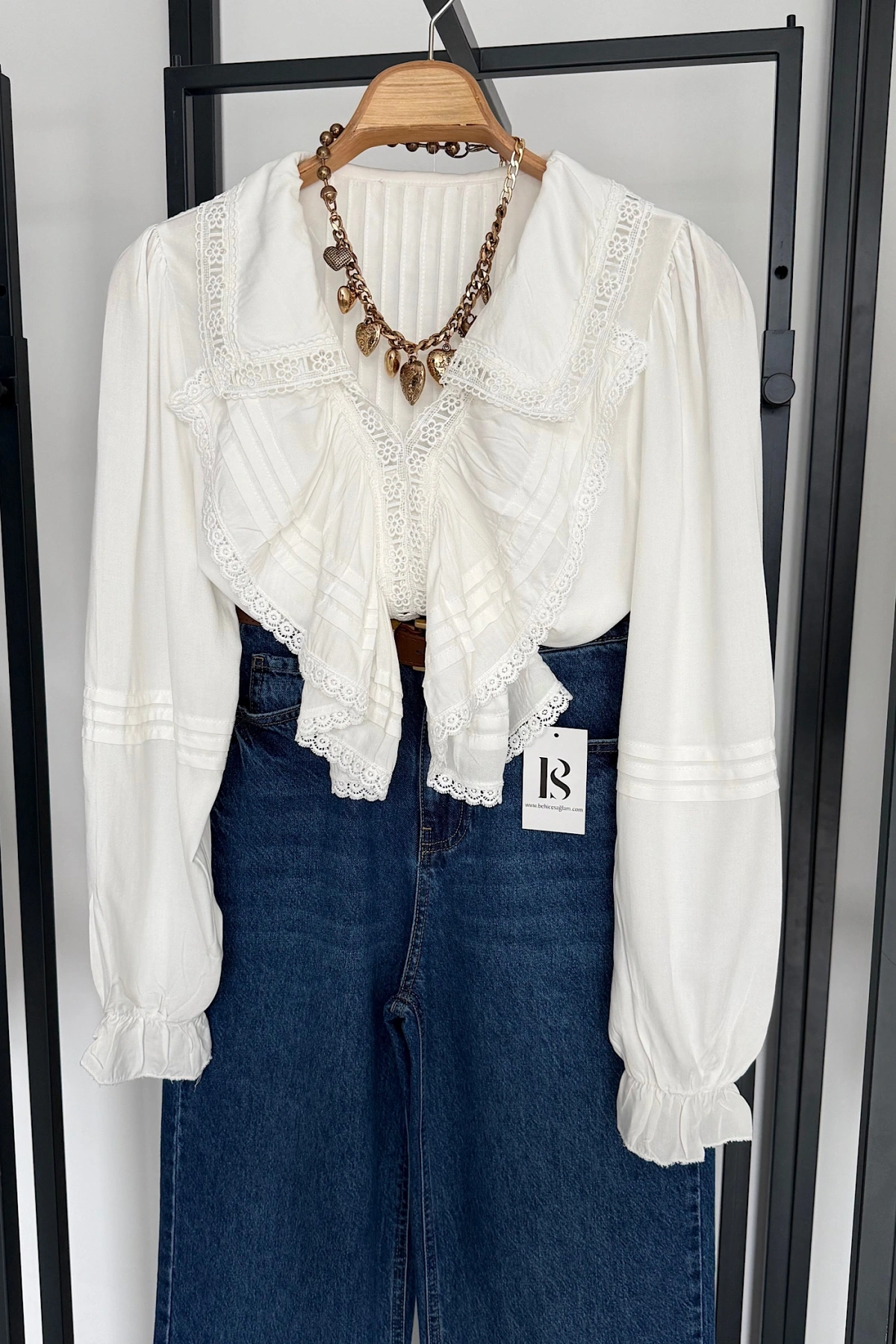 Bs Dantel Detay Fırfırlı Gömlek Beyaz