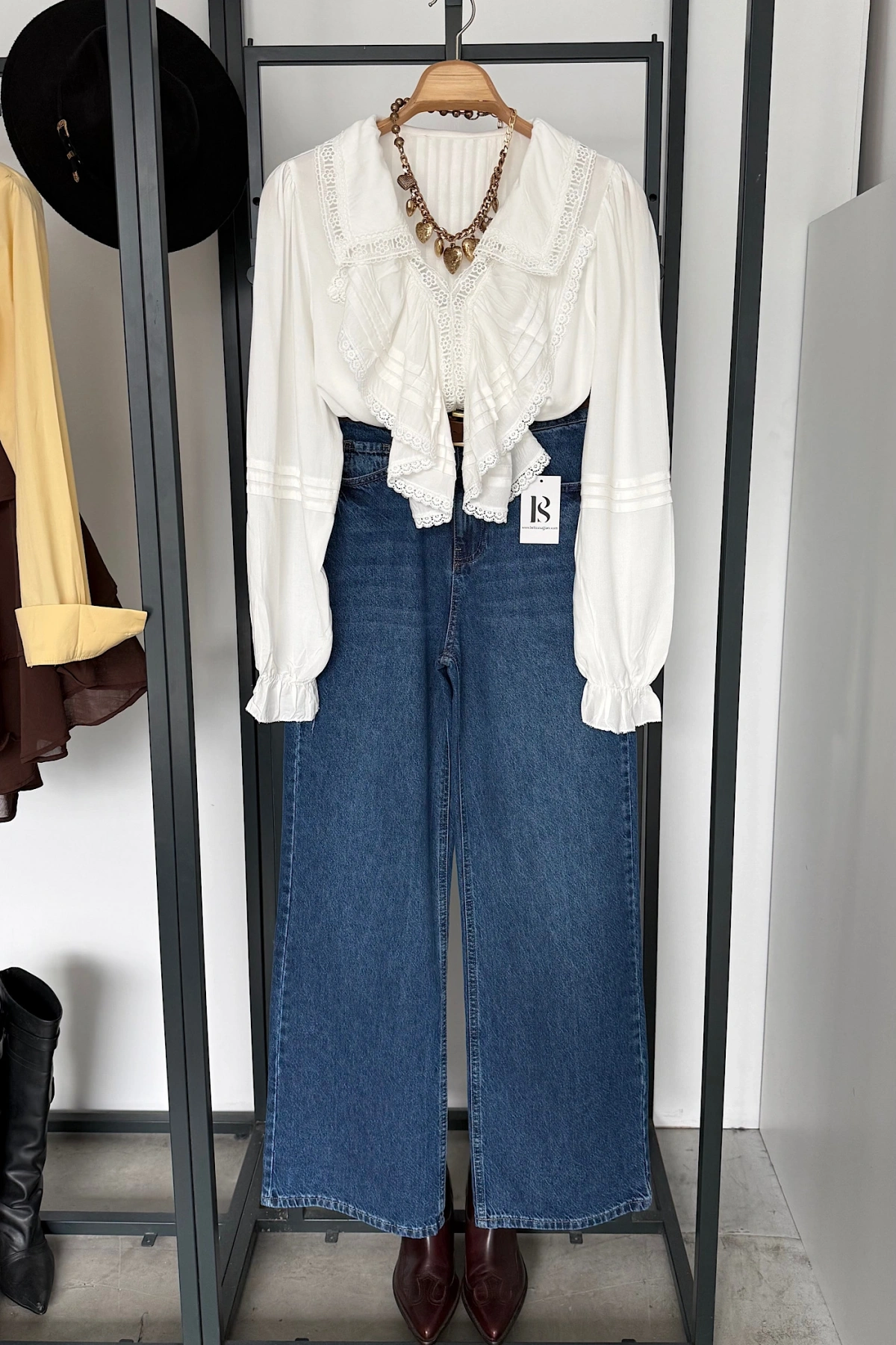 Bs Dantel Detay Fırfırlı Gömlek Beyaz