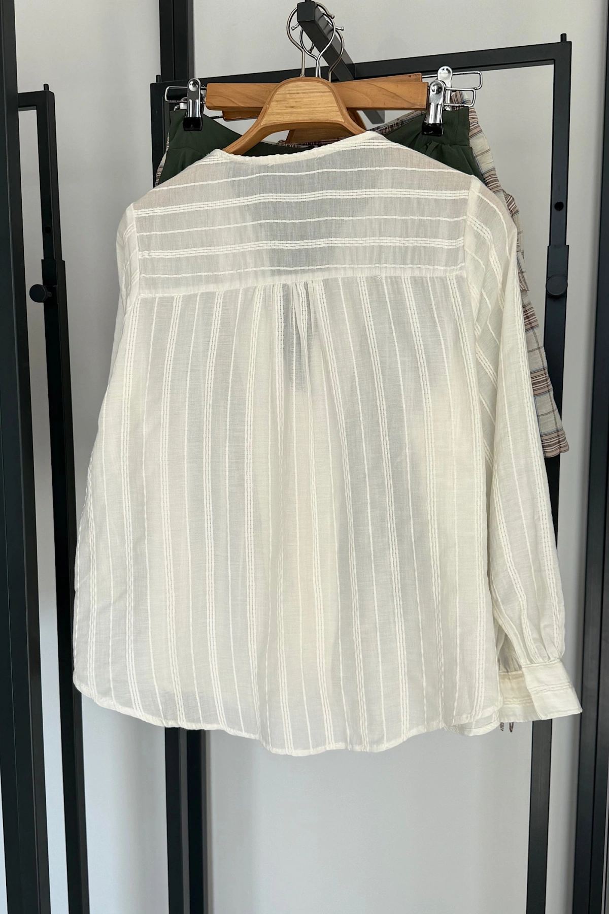 V Yaka Düğmeli Bohem Gömlek