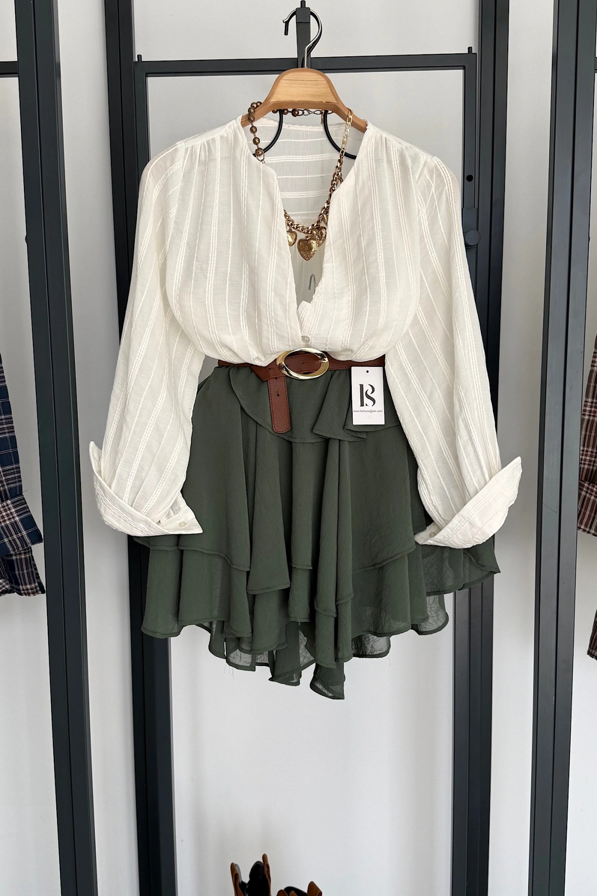 V Yaka Düğmeli Bohem Gömlek