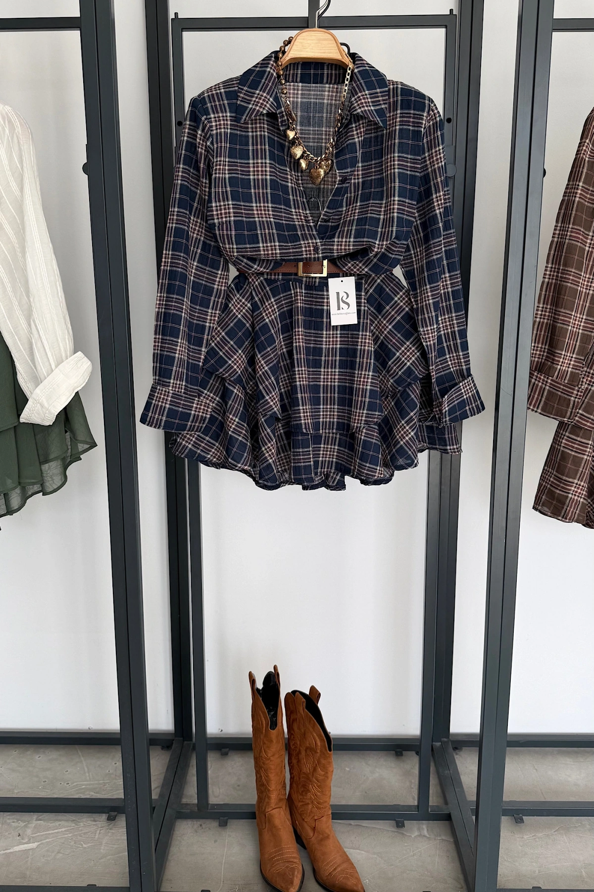 Eteği Katlı Ekose Gömlek Takım