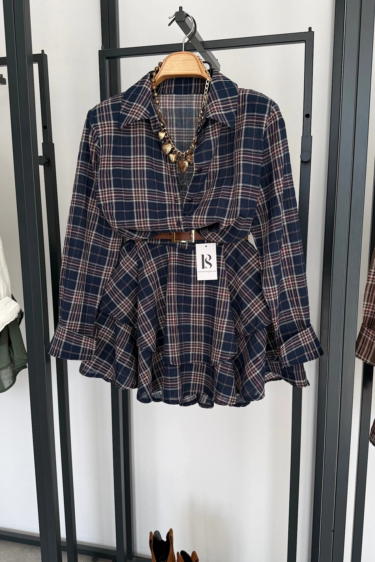 Eteği Katlı Ekose Gömlek Takım