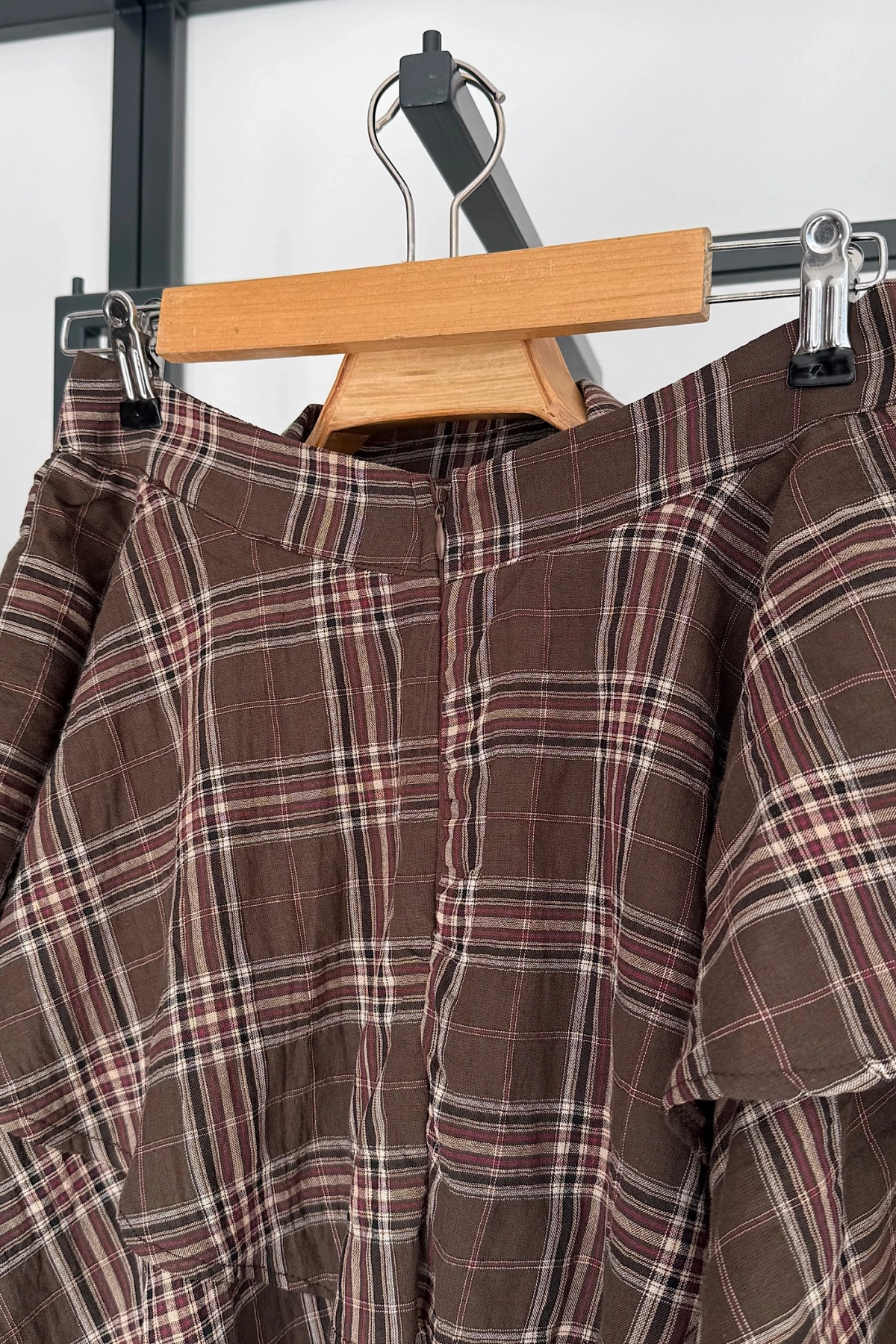 Eteği Katlı Ekose Gömlek Takım Kahverengi