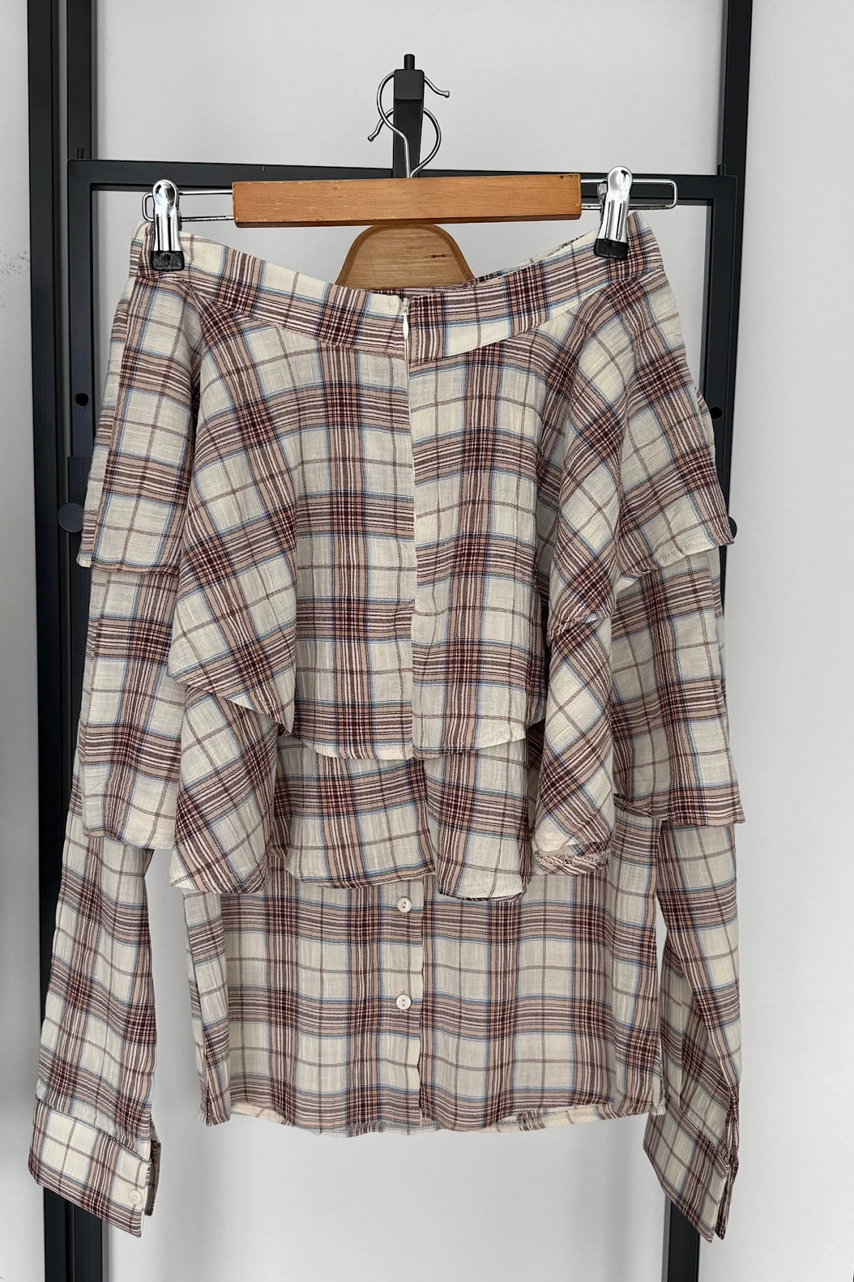 Eteği Katlı Ekose Gömlek Takım Bej