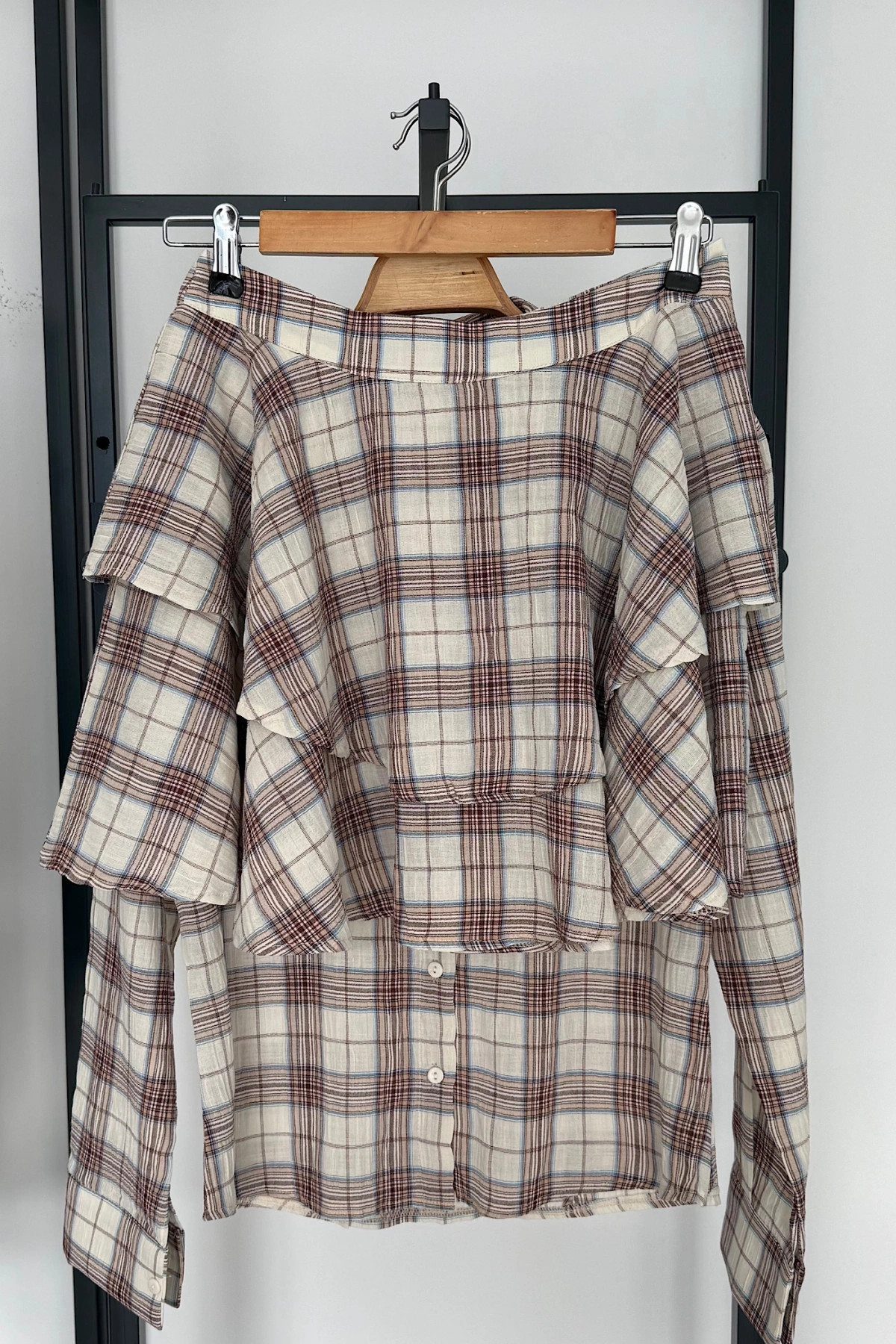 Eteği Katlı Ekose Gömlek Takım Bej