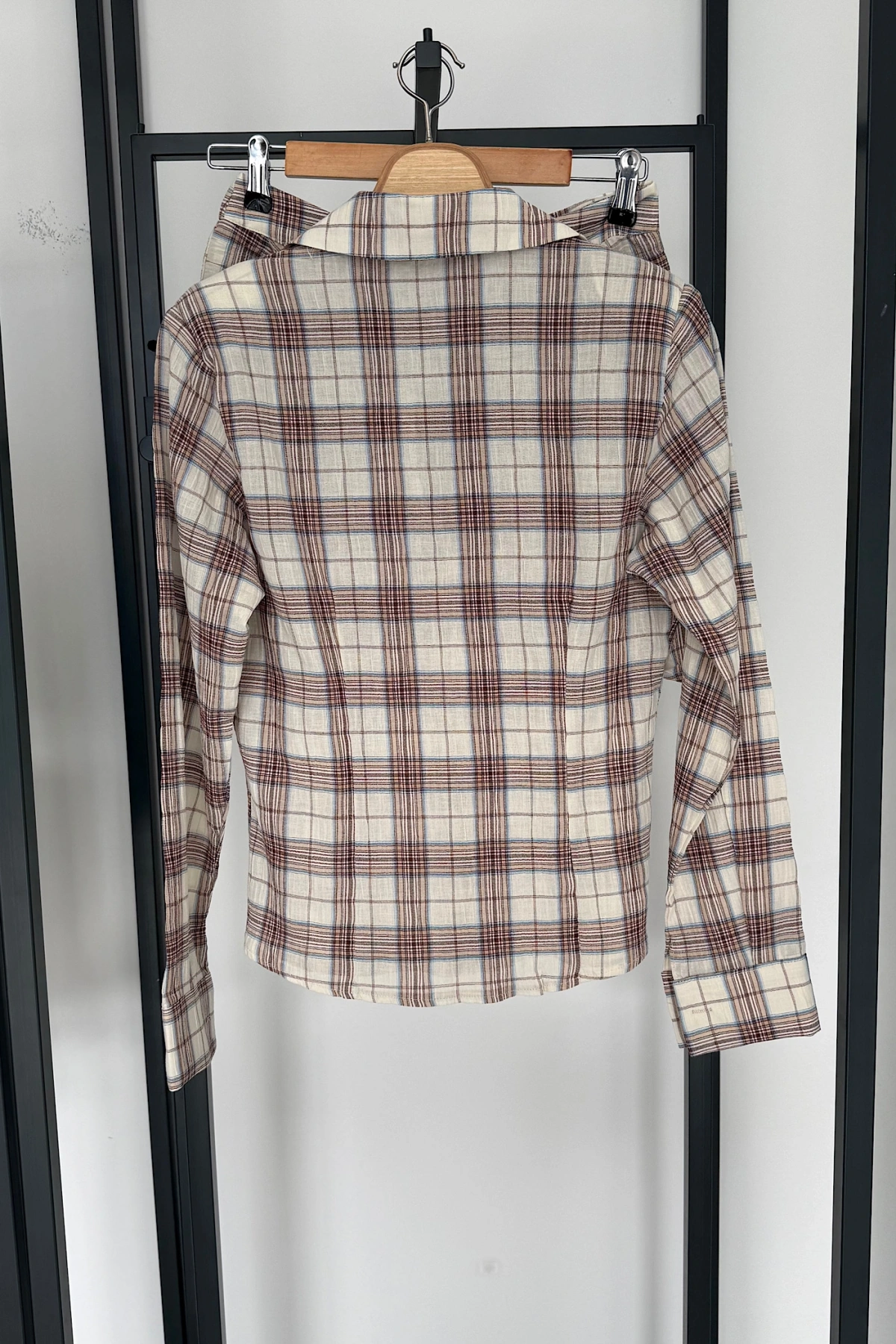 Eteği Katlı Ekose Gömlek Takım Bej