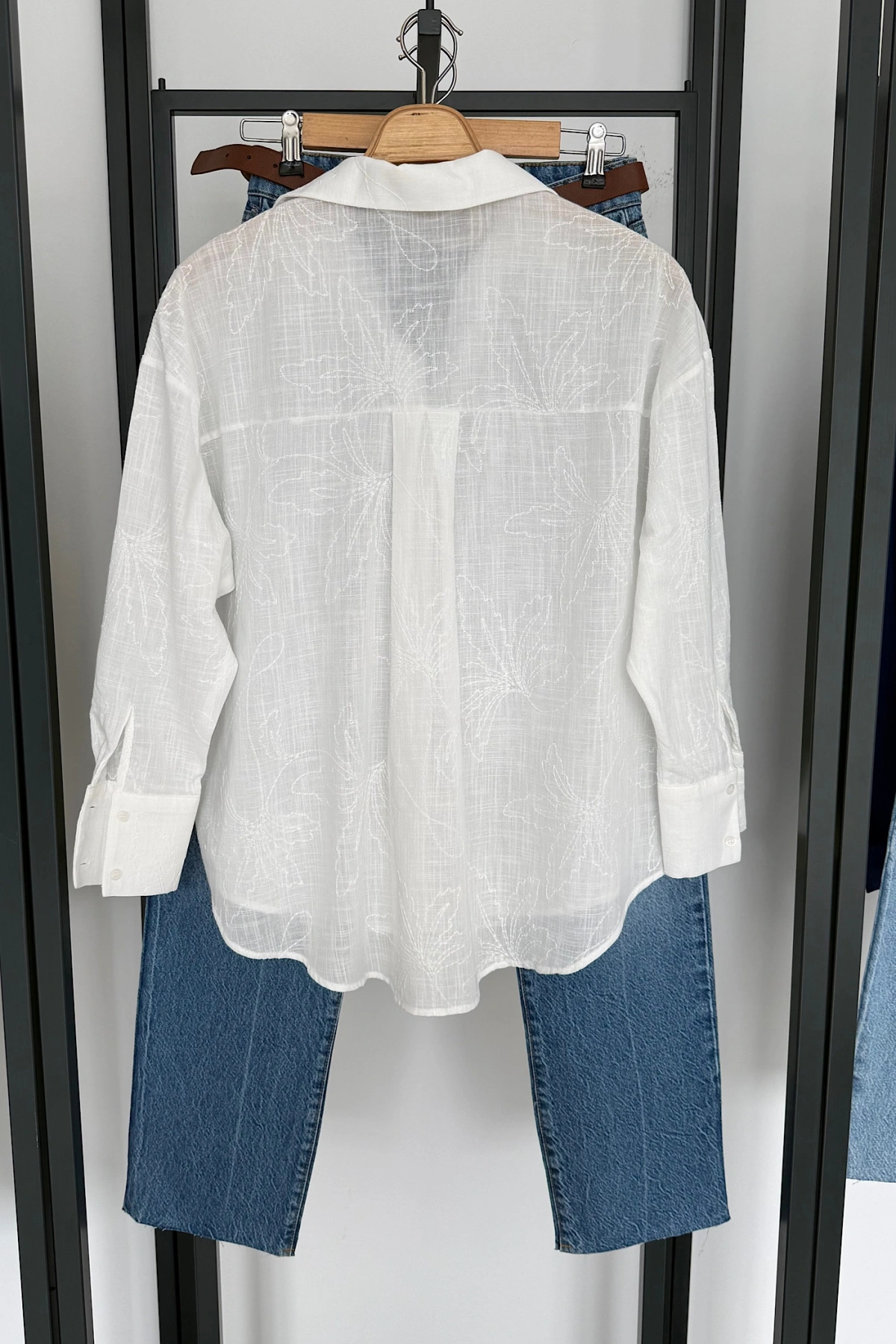 Nakış Detaylı Gömlek Beyaz