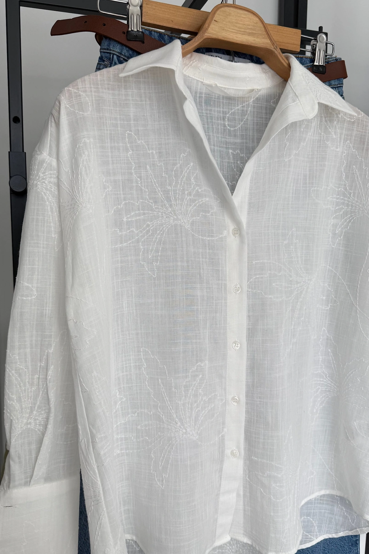 Nakış Detaylı Gömlek Beyaz