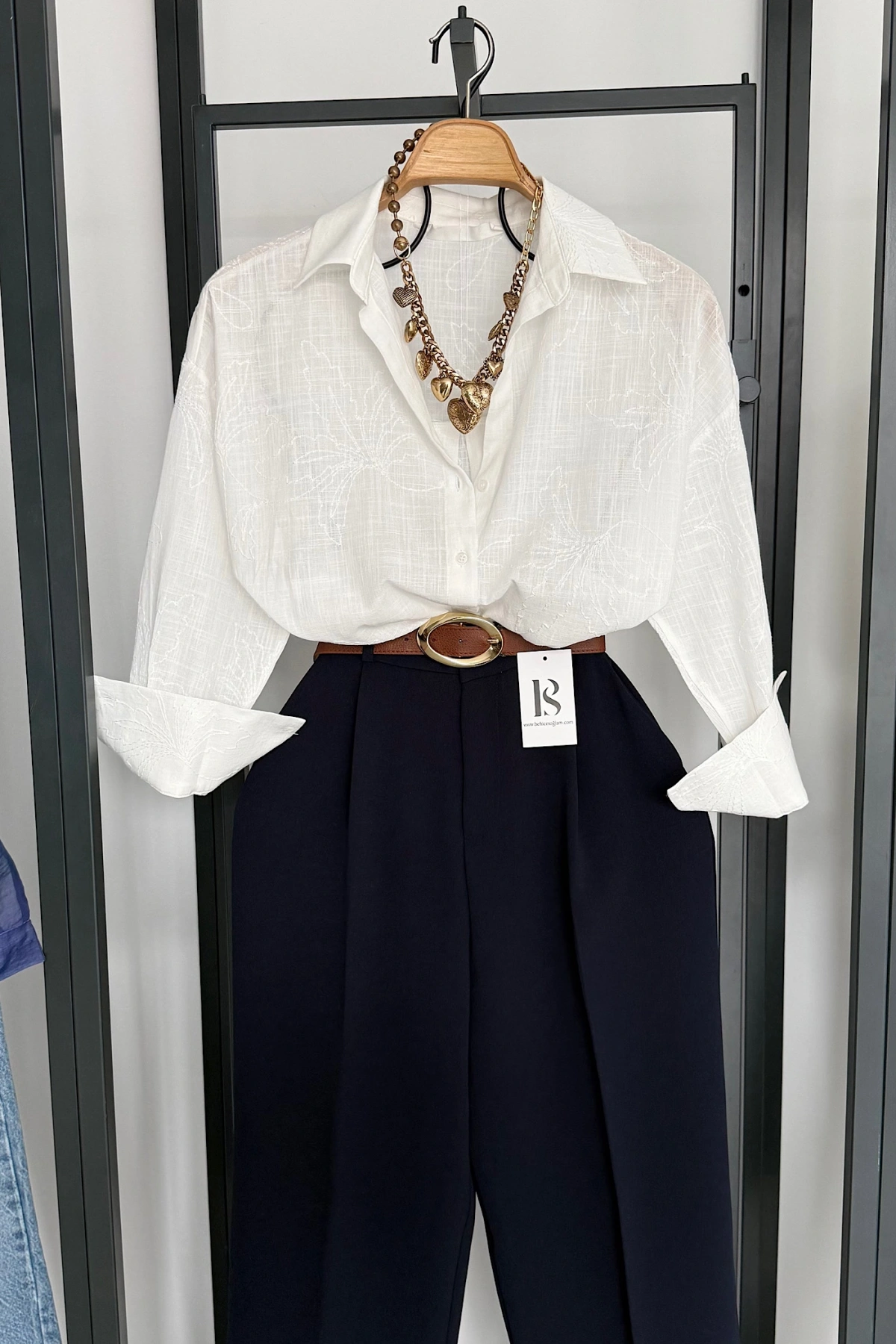 Nakış Detaylı Gömlek Beyaz