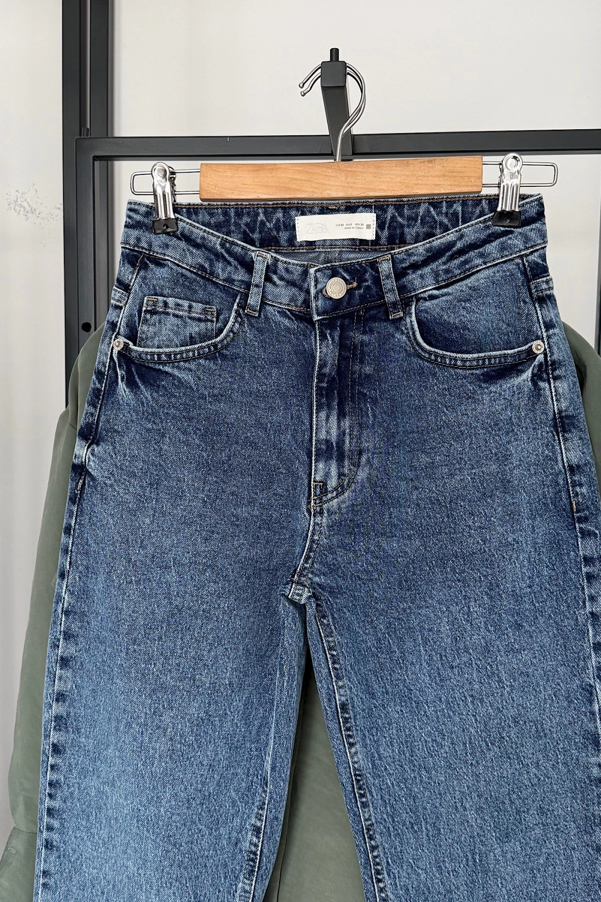 Regular Fit Kesik Paça Jean Mavi Yıkamalı