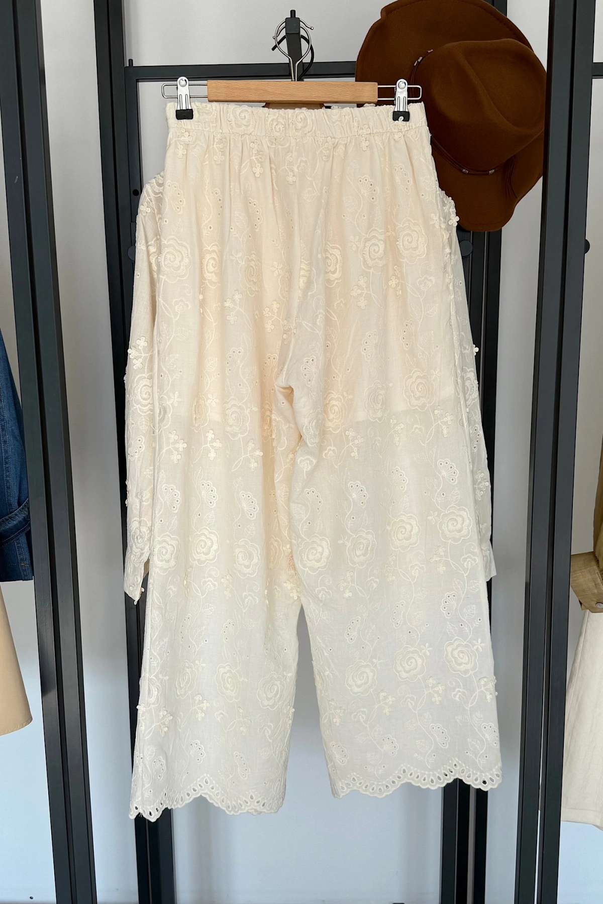 Bianca Nakışlı Takım İthal Premium Natural