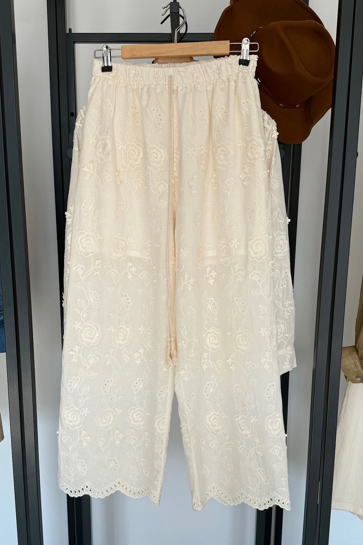 Bianca Nakışlı Takım İthal Premium Natural