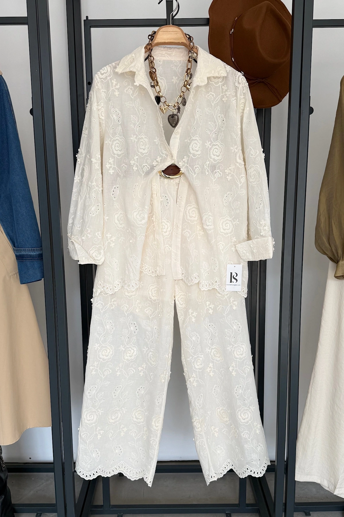 Bianca Nakışlı Takım İthal Premium Natural