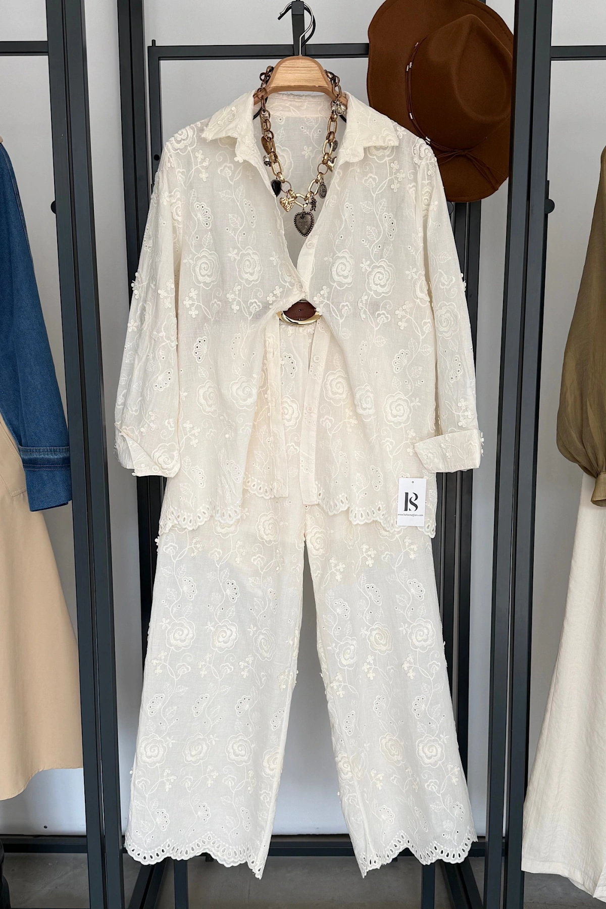 Bianca Nakışlı Takım İthal Premium Natural