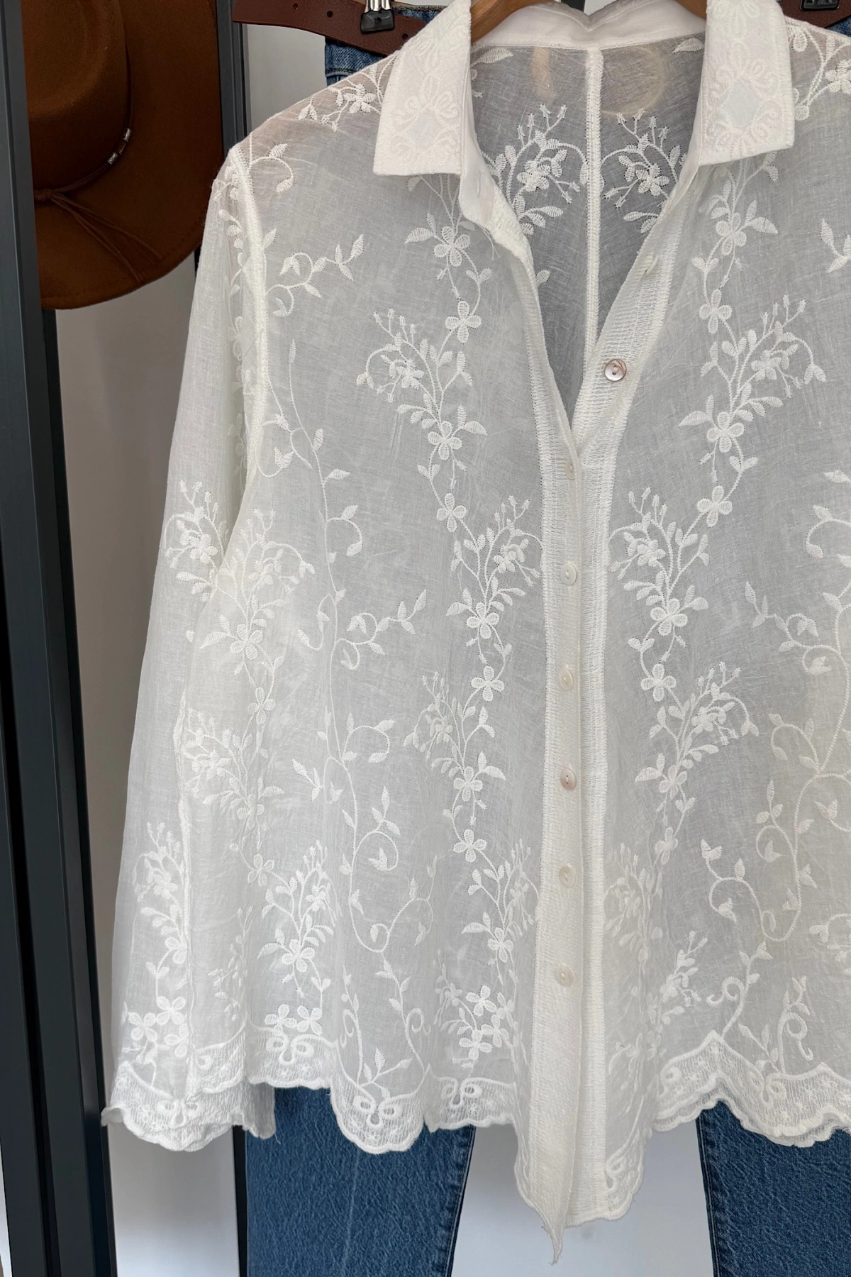 Elara Premium Nakışlı Gömlek Ekru