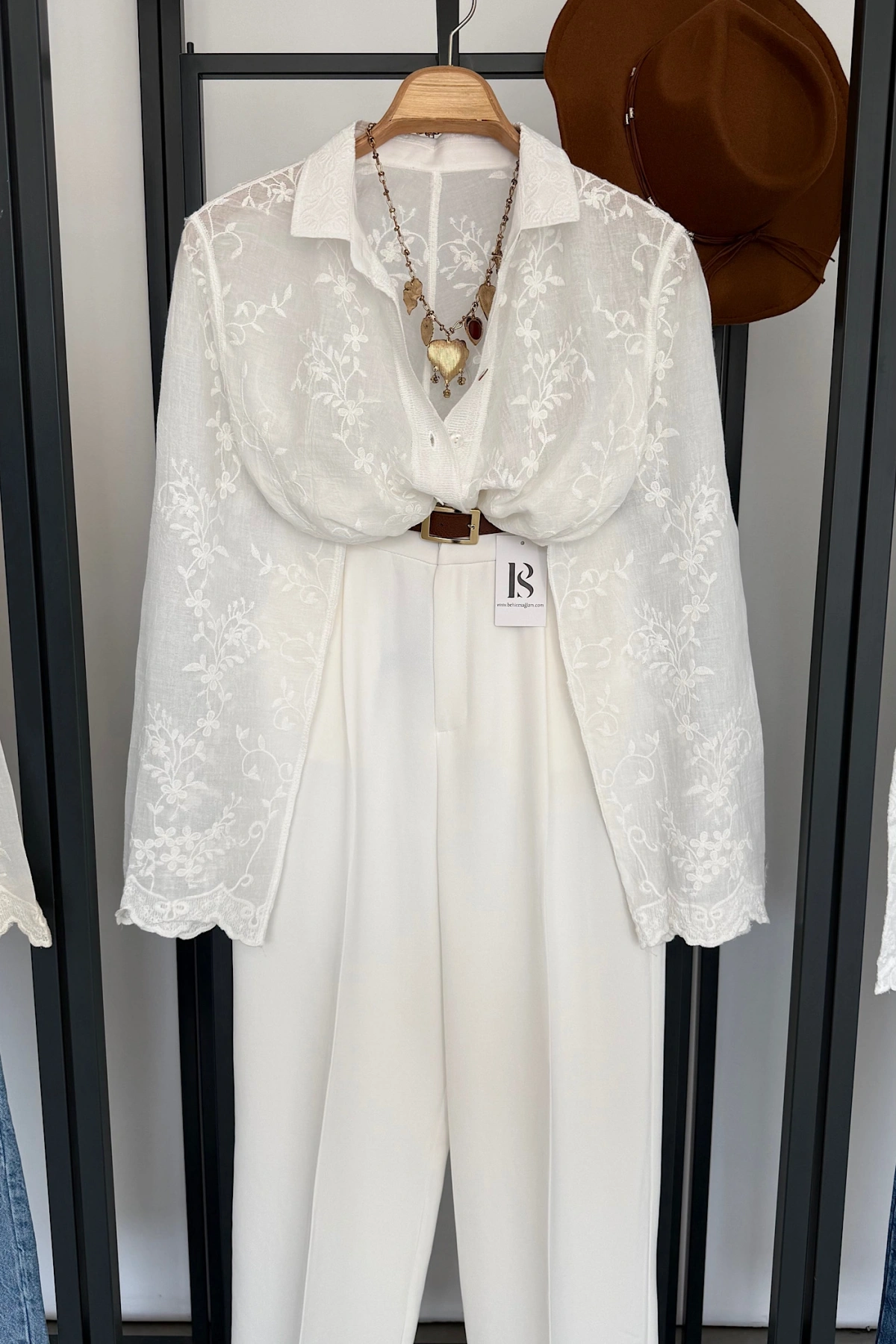 Elara Premium Nakışlı Gömlek Ekru