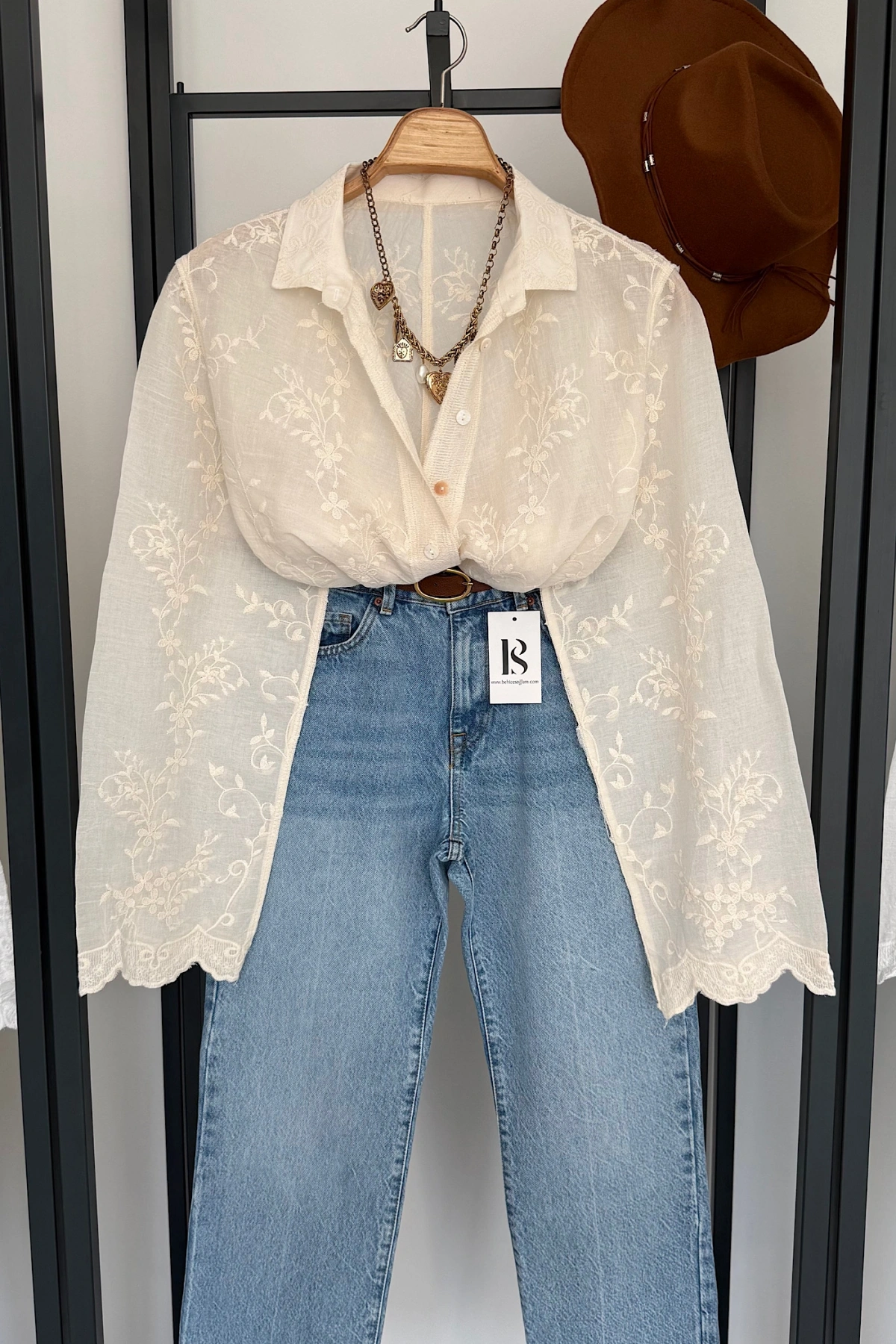 Elara Premium Nakışlı Gömlek Natural