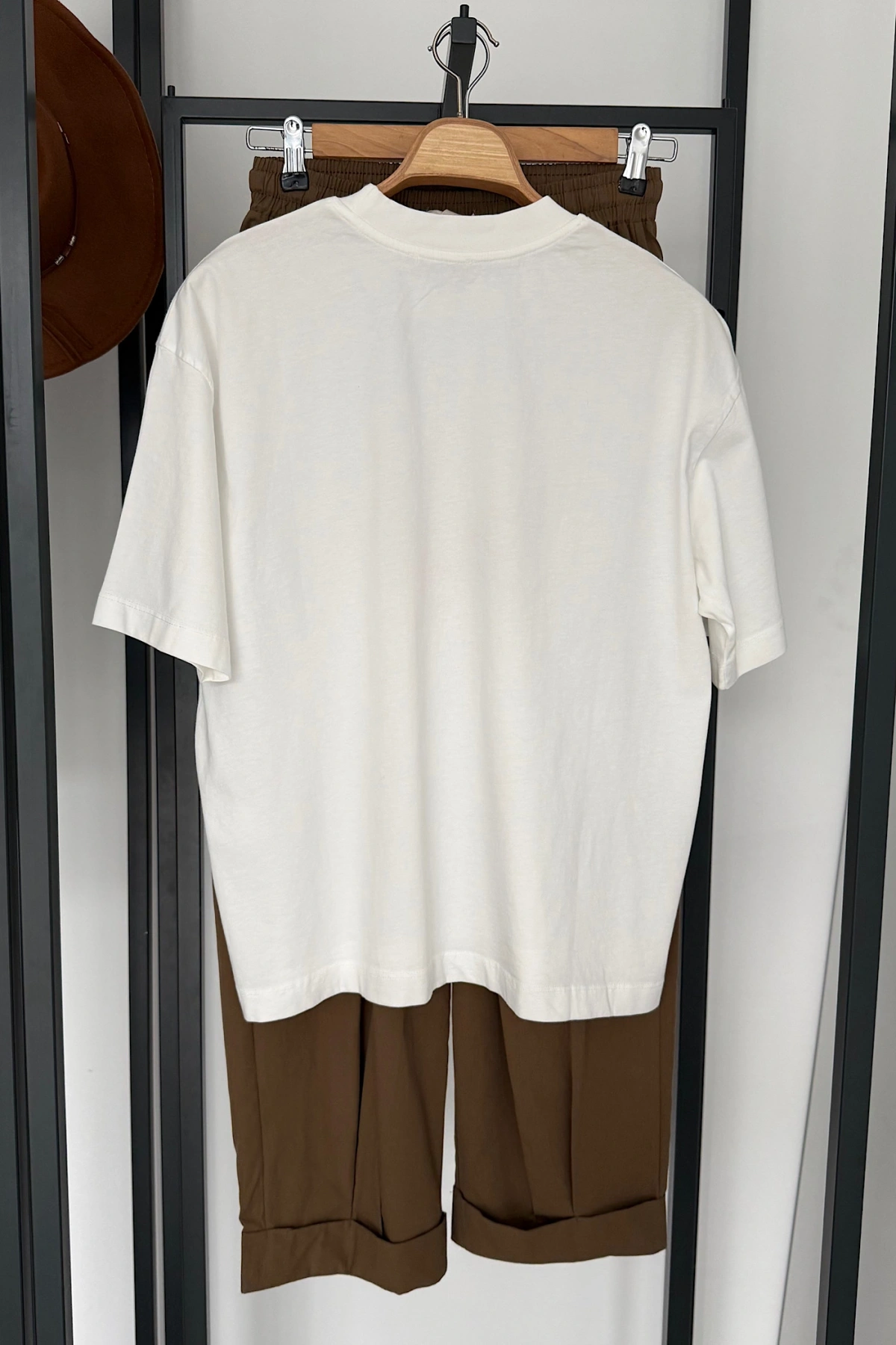 Punch Baskılı T-Shirt Krem