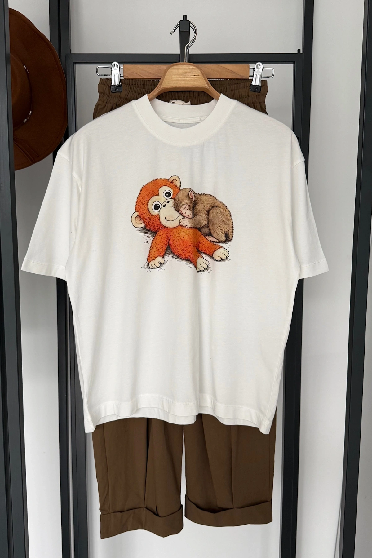 Punch Baskılı T-Shirt Krem