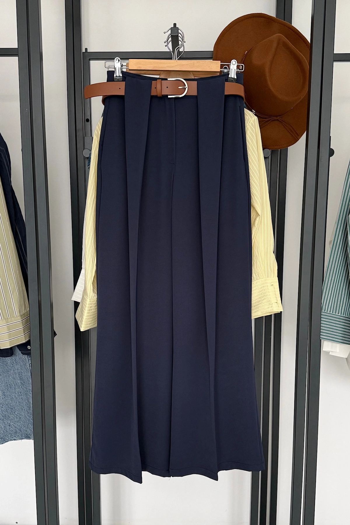 Kendinden Kemerli Kumaş Pantolon Lacivert